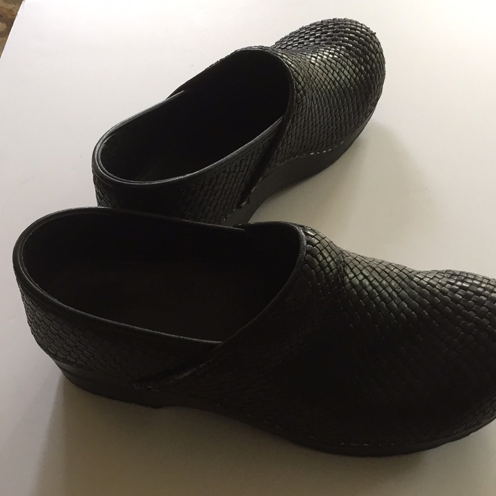 Shoes - Picture 2 of 4
